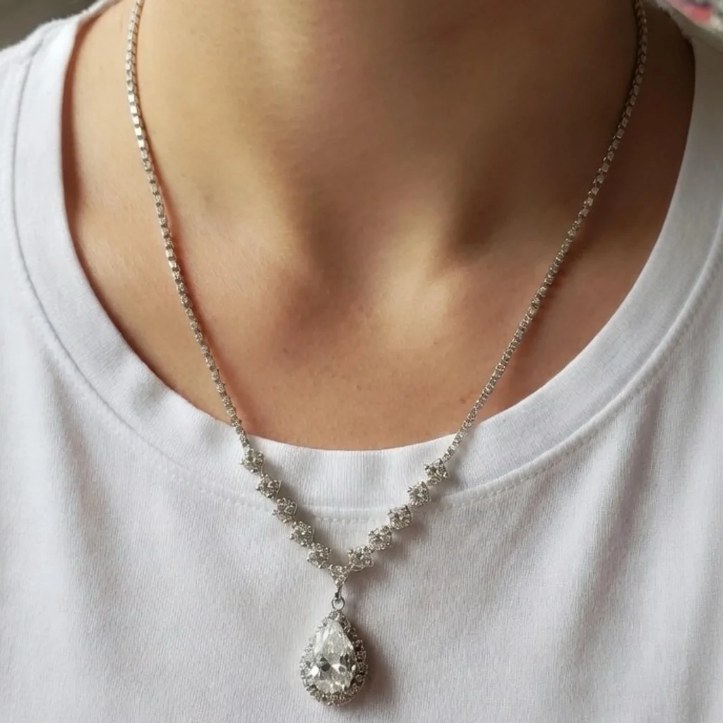 3 Wedding Season Women's Fashion Droplet Necklace and Earring